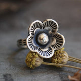 Anello Retro Minimalista con Fiore