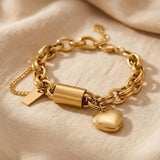Bracciale con Maglie a Forma di Cuore Dorato