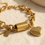 Bracciale con Maglie a Forma di Cuore Dorato