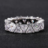 Anello Triangolare Vintage con Gemma