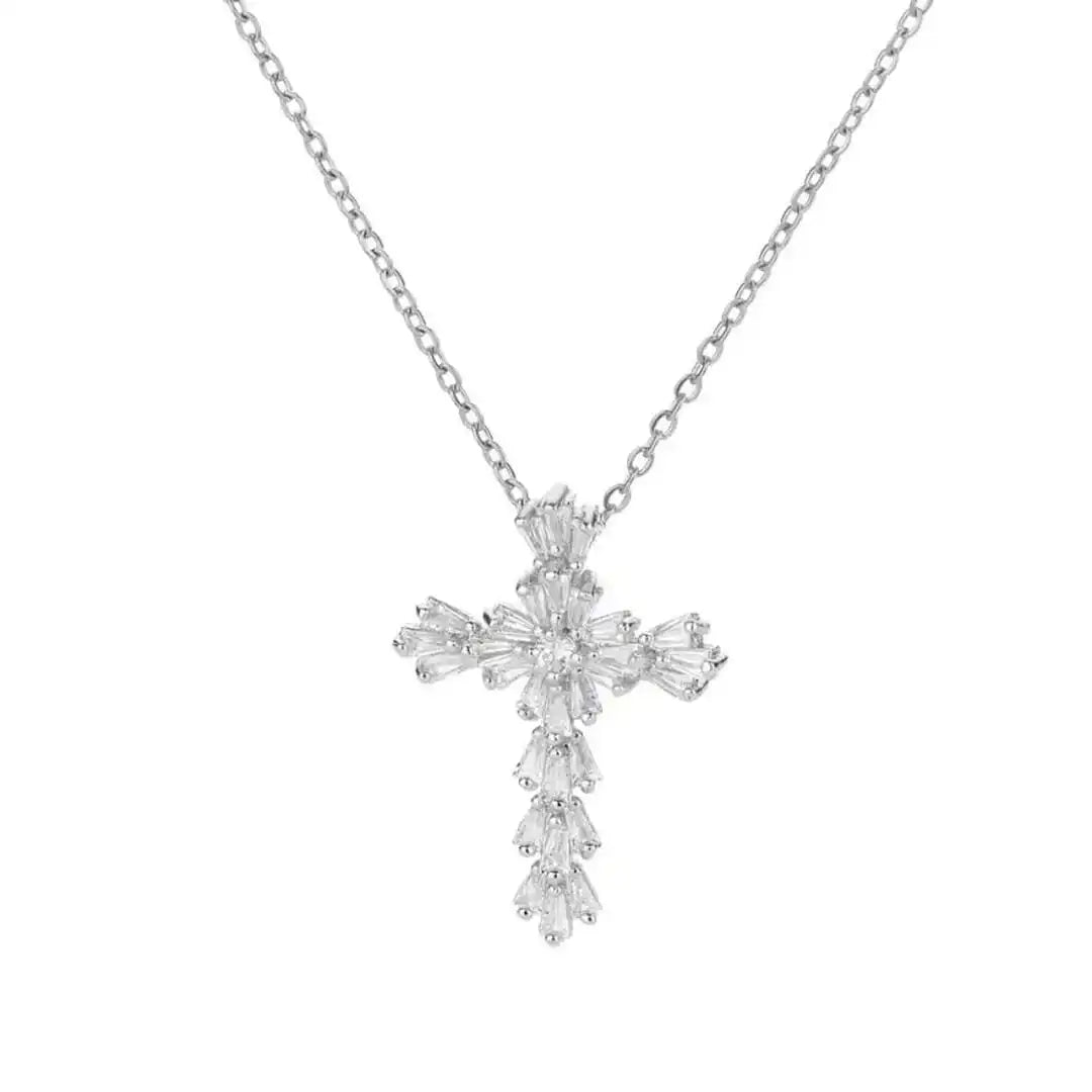 Collana Classica con Croce in Zirconia e Argento