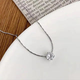 Collana Elegante con Pendente Sottile