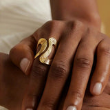 Anello Unico con Perline Dorate