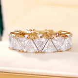 Anello Triangolare Vintage con Gemma