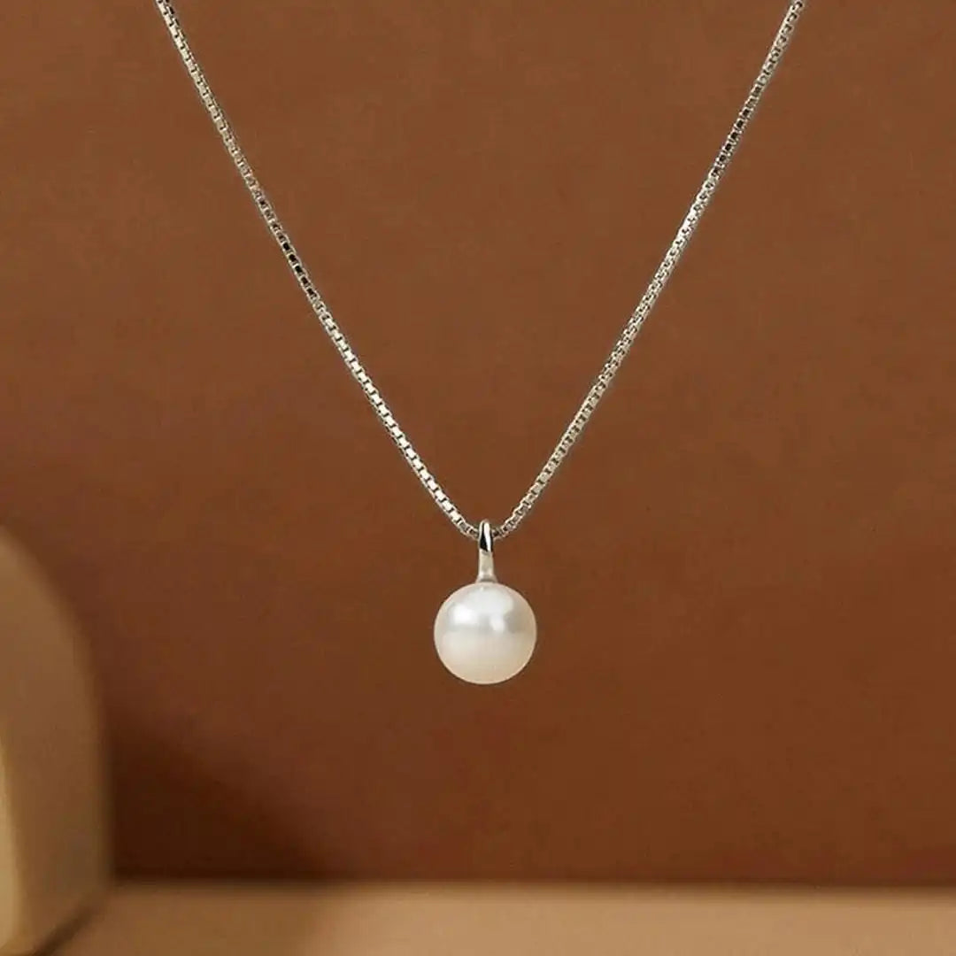 Collana Elegante con Pendente in Perla Classica
