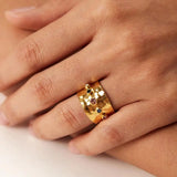Anello Vintage in Zirconia Cubica Dorata" can be rewritten as "Vintage Ring in Golden Cubic Zirconia.