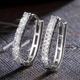 Eleganti Orecchini Circolari in Zirconia