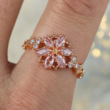 Anello Rosa con Petali Dorati